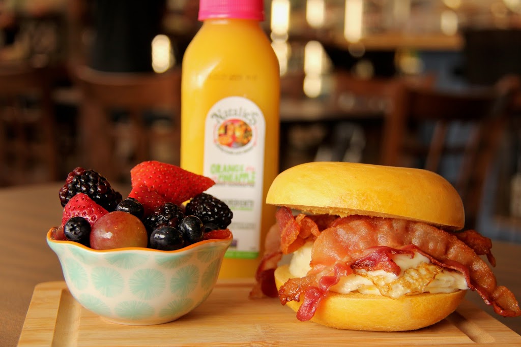 Bagel Barn New Smyrna Beach | restaurant | 636 E 3rd Ave, New Smyrna Beach, FL 32169, USA | 3862842995 OR +1 386-284-2995