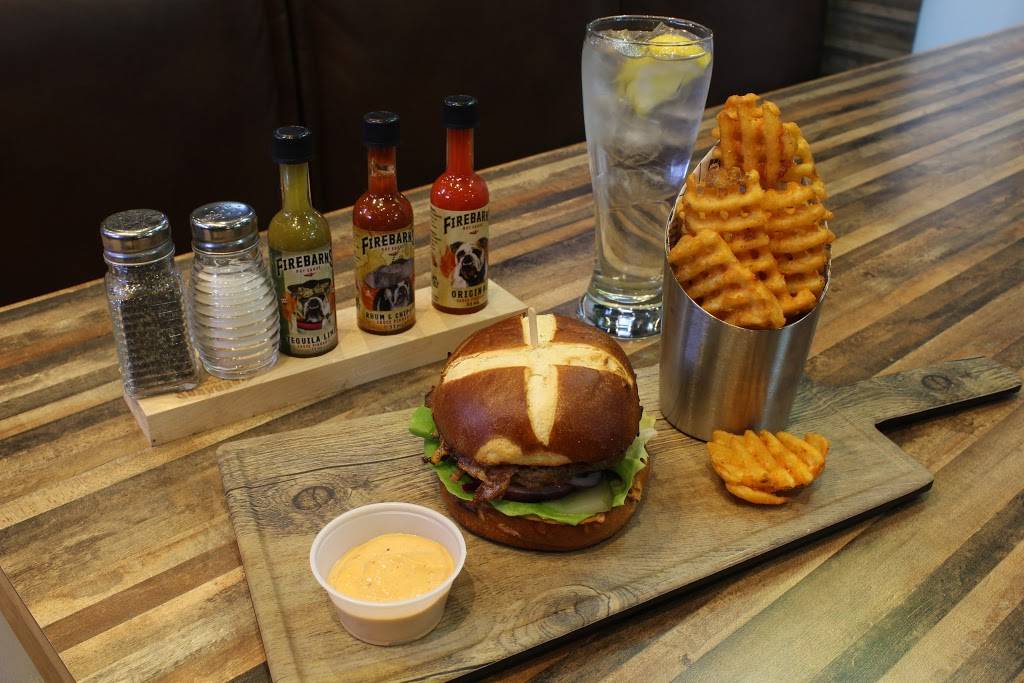 Doolys | restaurant | 600 Rue Pierre-Caisse, Saint-Jean-sur-Richelieu, QC J3A 1M1, Canada | 4507416046 OR +1 450-741-6046