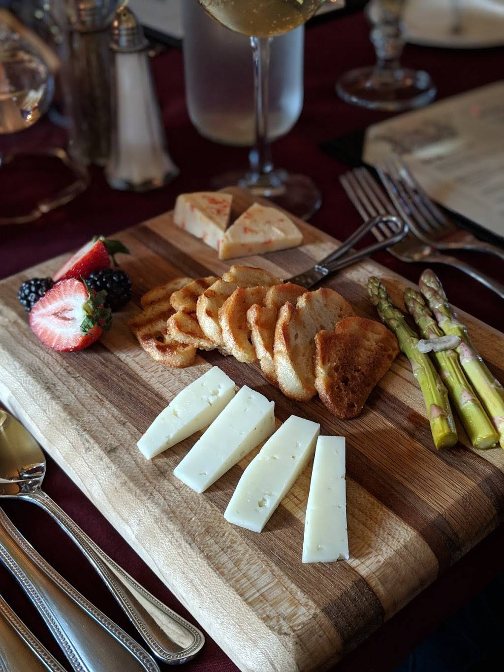 Century Inn | restaurant | 1002, 2175 E National Pike, Scenery Hill, PA 15360, USA | 7249456600 OR +1 724-945-6600