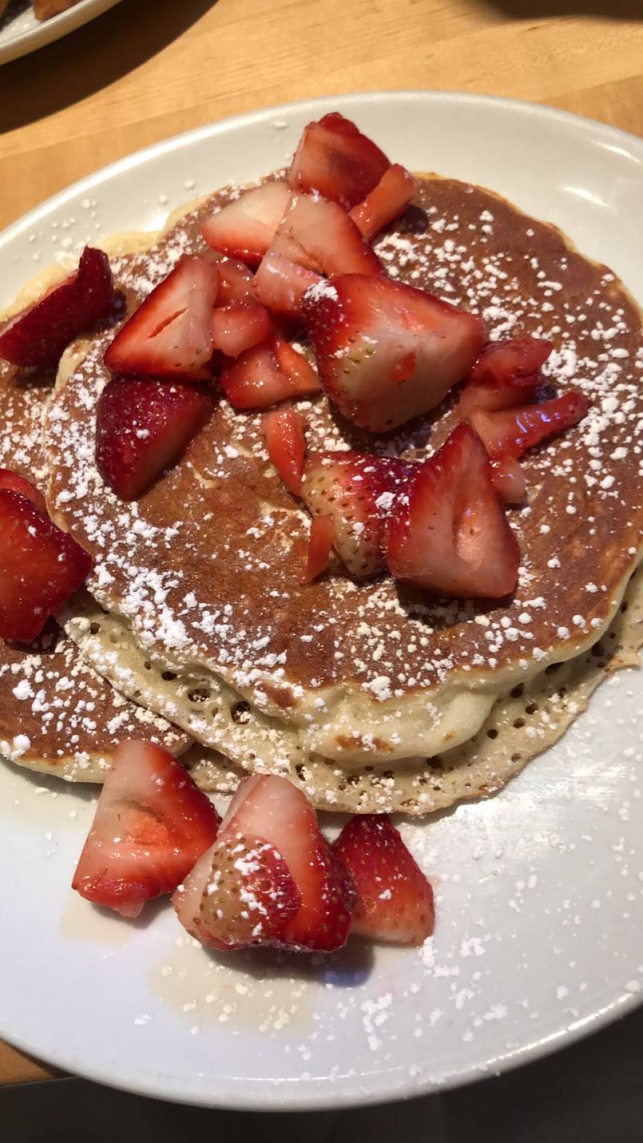 Clarkes Restaurant | restaurant | 804 Davis St, Evanston, IL 60201, USA | 8478641610 OR +1 847-864-1610