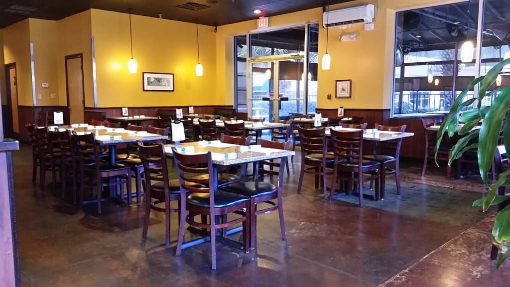 Garlic & Ginger | restaurant | 5847 SW 75th St #109, Gainesville, FL 32608, USA | 3523715911 OR +1 352-371-5911