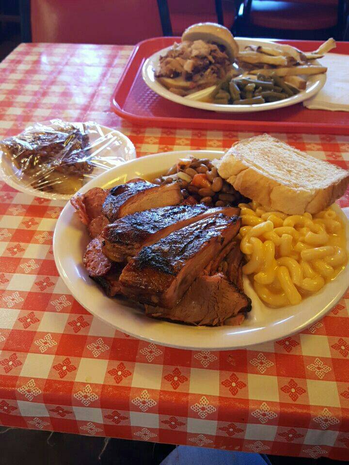 Soulmans Bar-B-Que | restaurant | 124 N Hwy 67, Cedar Hill, TX 75104, USA | 9722913400 OR +1 972-291-3400