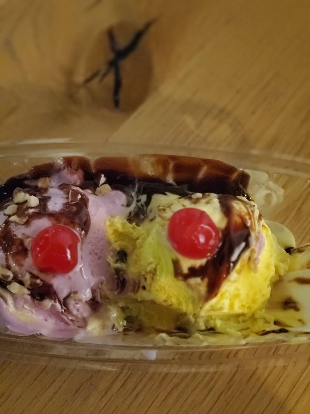 Johnsons Real Ice Cream, New Albany | restaurant | 160 W Main St, New Albany, OH 43054, USA | 6149247744 OR +1 614-924-7744