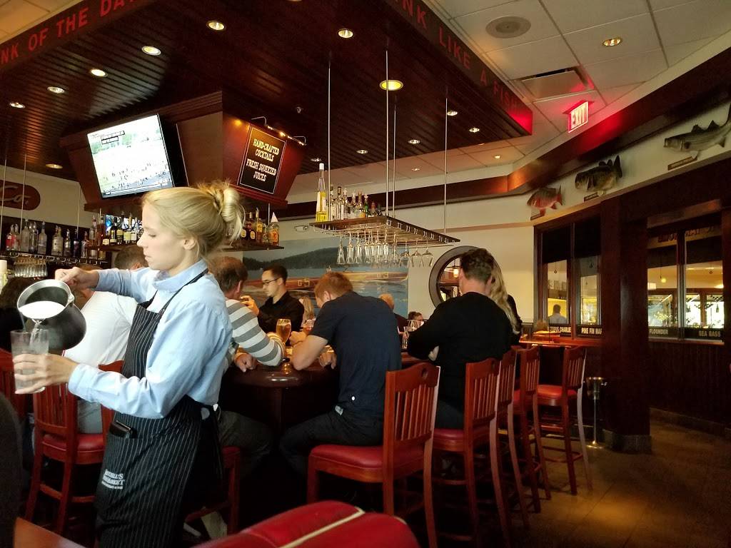 Mitchells Fish Market | meal takeaway | 17600 Haggerty Rd, Livonia, MI 48152, USA | 7344643663 OR +1 734-464-3663