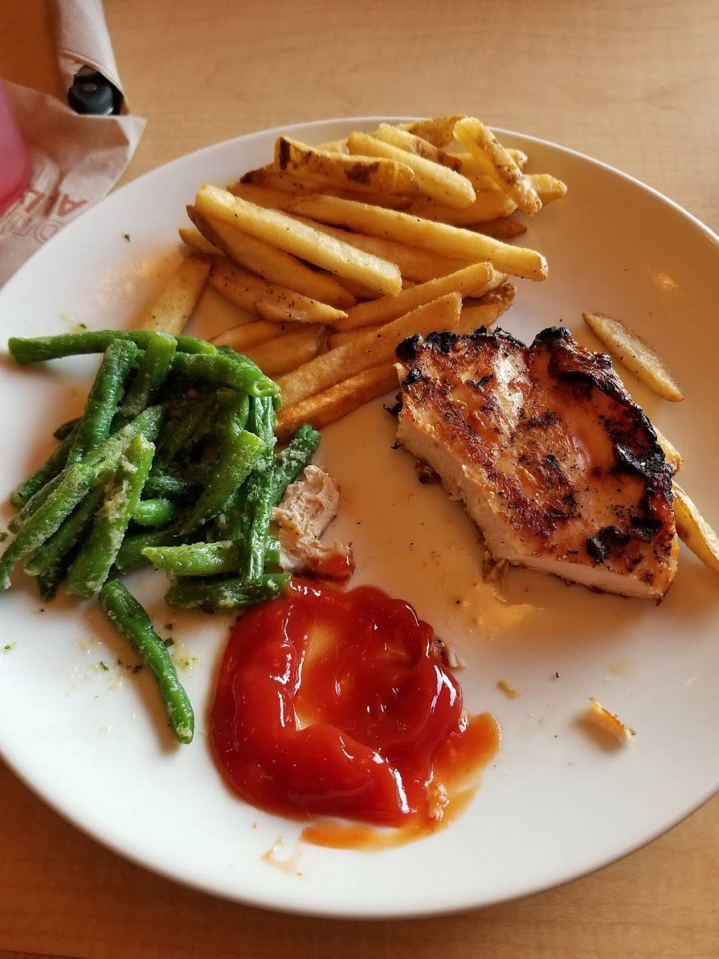 Applebees Grill + Bar | restaurant | 2500 4th St SW, Waverly, IA 50677, USA | 3193529240 OR +1 319-352-9240