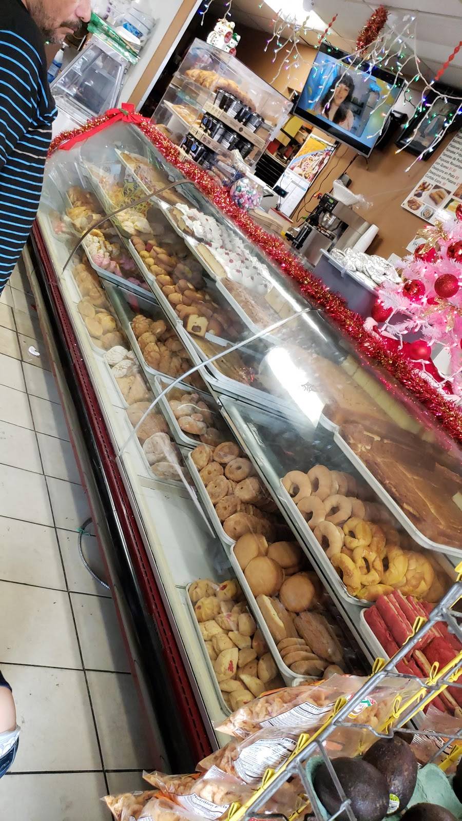 Panaderia Latina | restaurant | 2005 James M Wood Blvd # 105, Los Angeles, CA 90006, USA | 2133878482 OR +1 213-387-8482