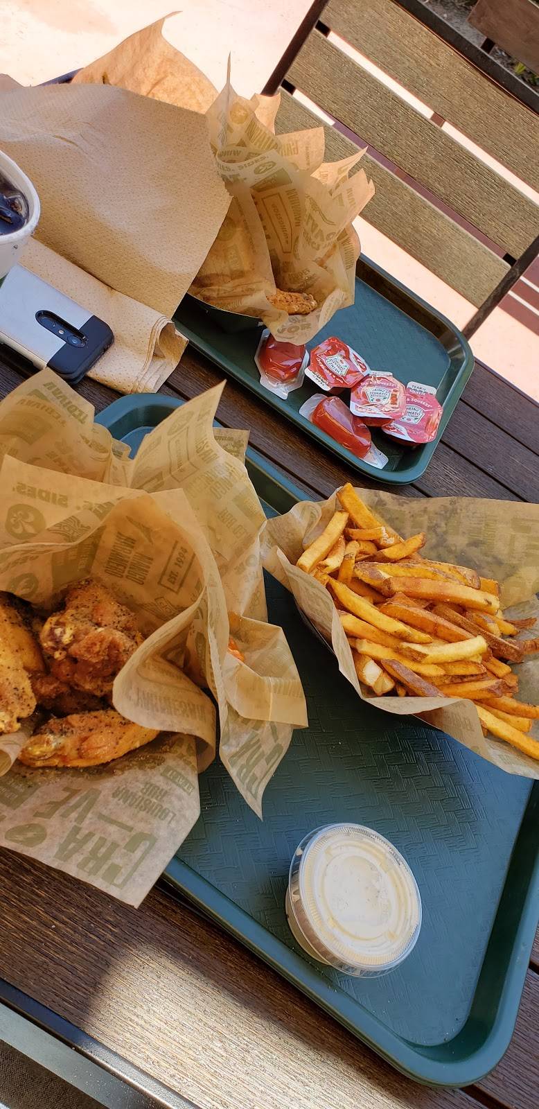 Wingstop | restaurant | 350 W Stuart Ave, Redlands, CA 92374, USA | 9097929464 OR +1 909-792-9464