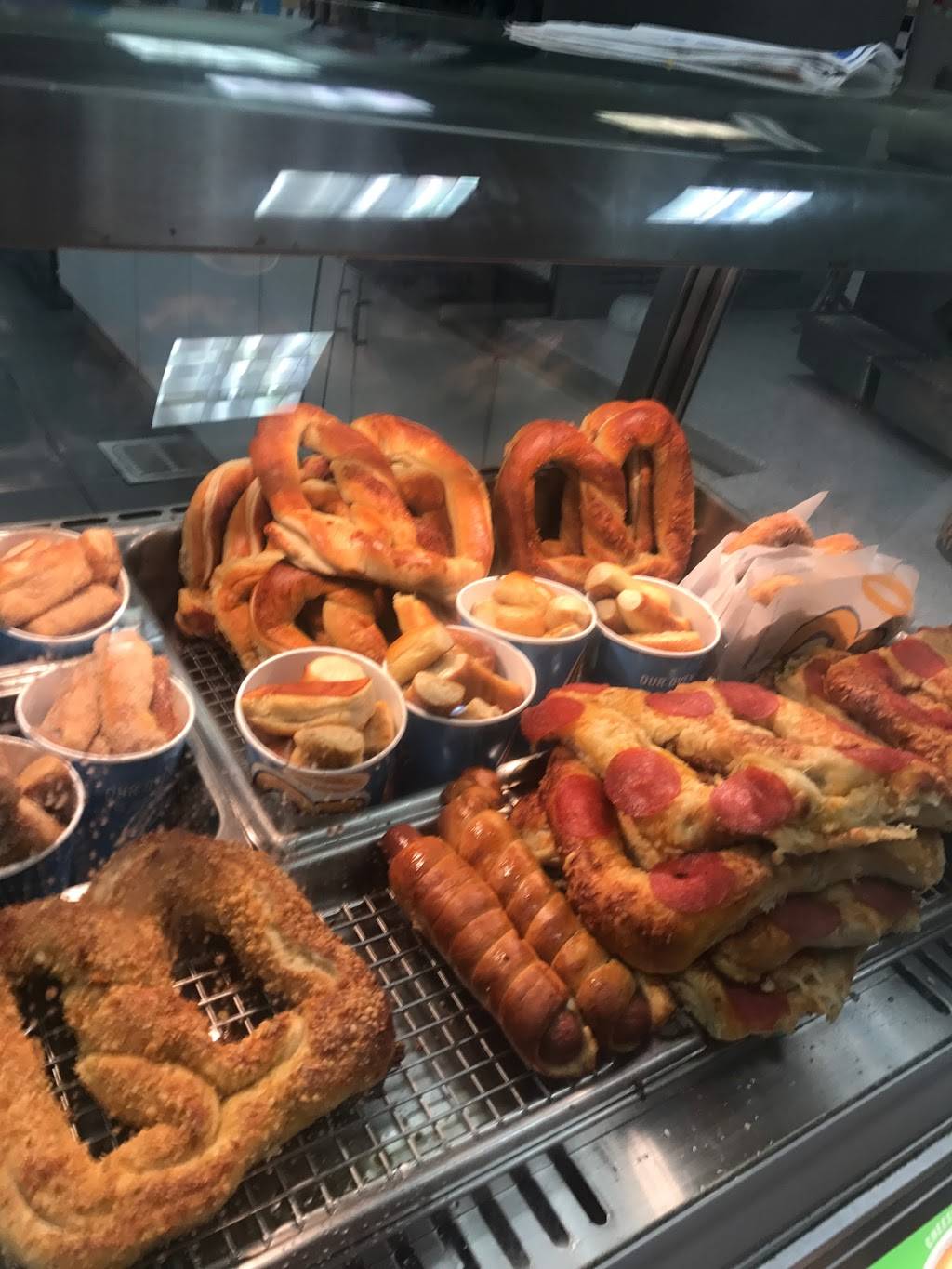 Auntie Annes | cafe | 681 Leavesley Rd spc c098, Gilroy, CA 95020, USA | 4088474285 OR +1 408-847-4285