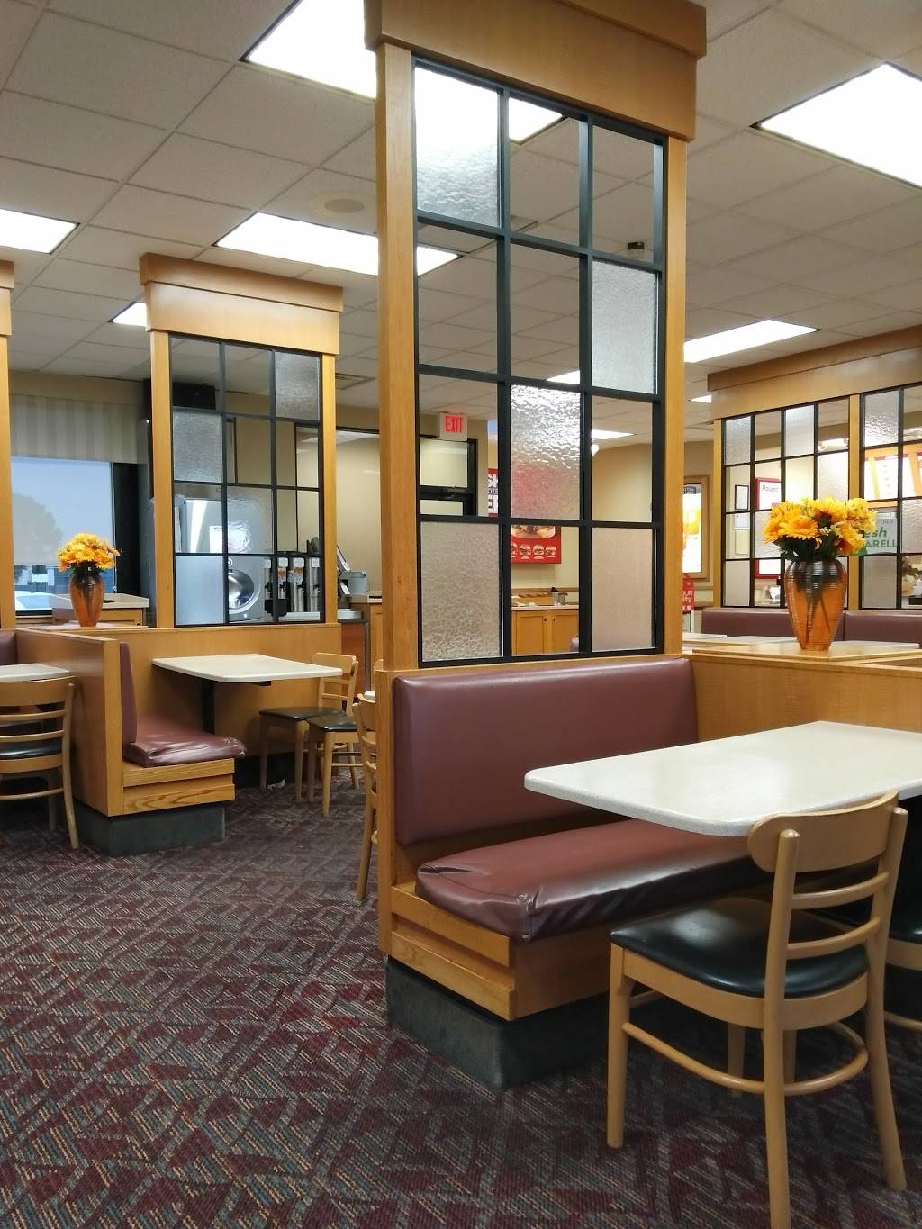 Wendys | restaurant | 8646 FM78, Converse, TX 78109, USA | 2106613558 OR +1 210-661-3558