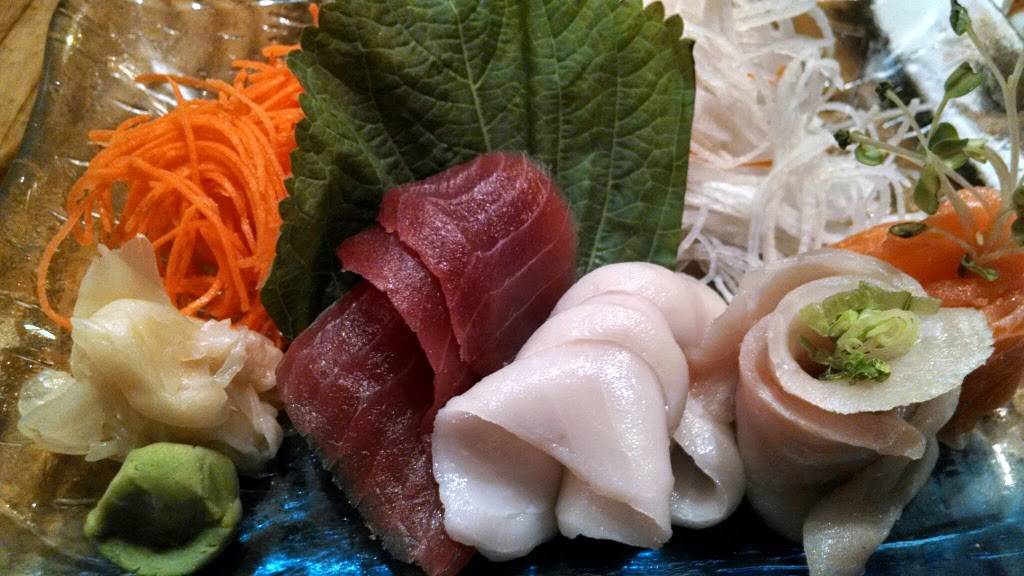 Circle Sushi & Grill | restaurant | 1623 N Halsted St, Chicago, IL 60614, USA | 7735756269 OR +1 773-575-6269