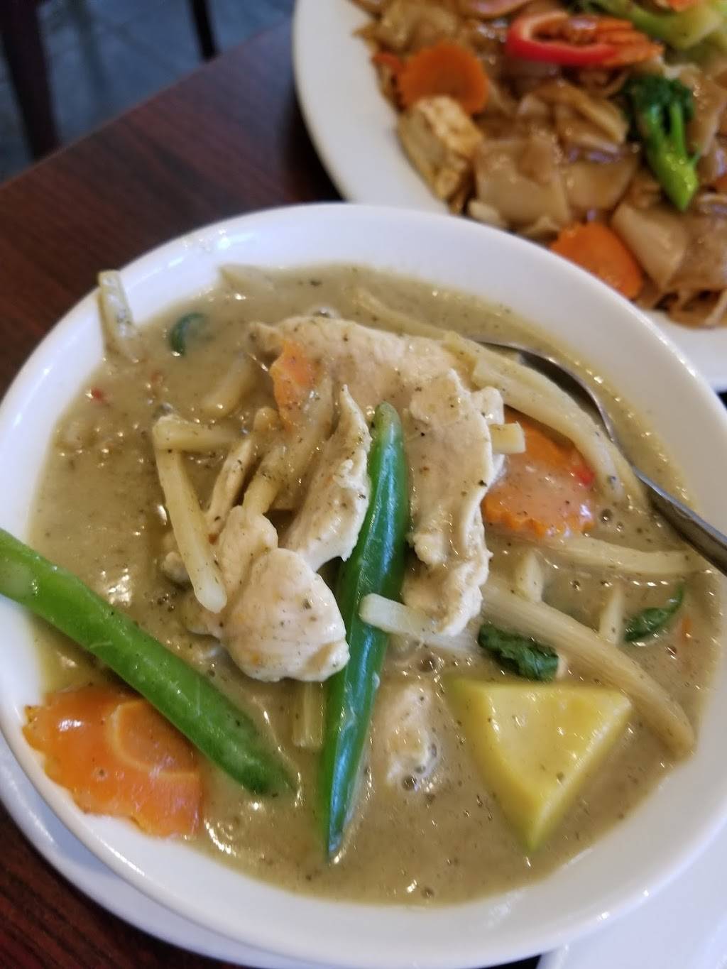 Zabb Thai Cuisine | restaurant | 4440 Mission St, San Francisco, CA 94112, USA | 4155862455 OR +1 415-586-2455