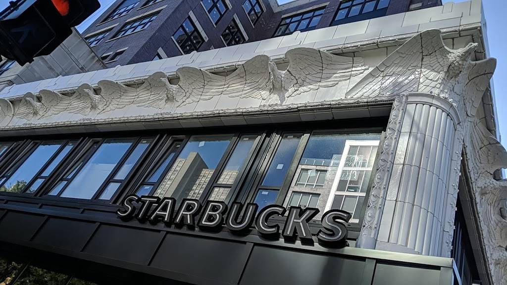 Starbucks | cafe | 3845 North Broadway, Chicago, IL 60613, USA | 2245803886 OR +1 224-580-3886