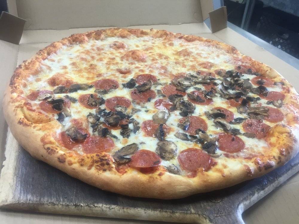 Giant Bronx Pizza | restaurant | 8790 Cuyamaca St suite h, Santee, CA 92071, USA | 6199384951 OR +1 619-938-4951