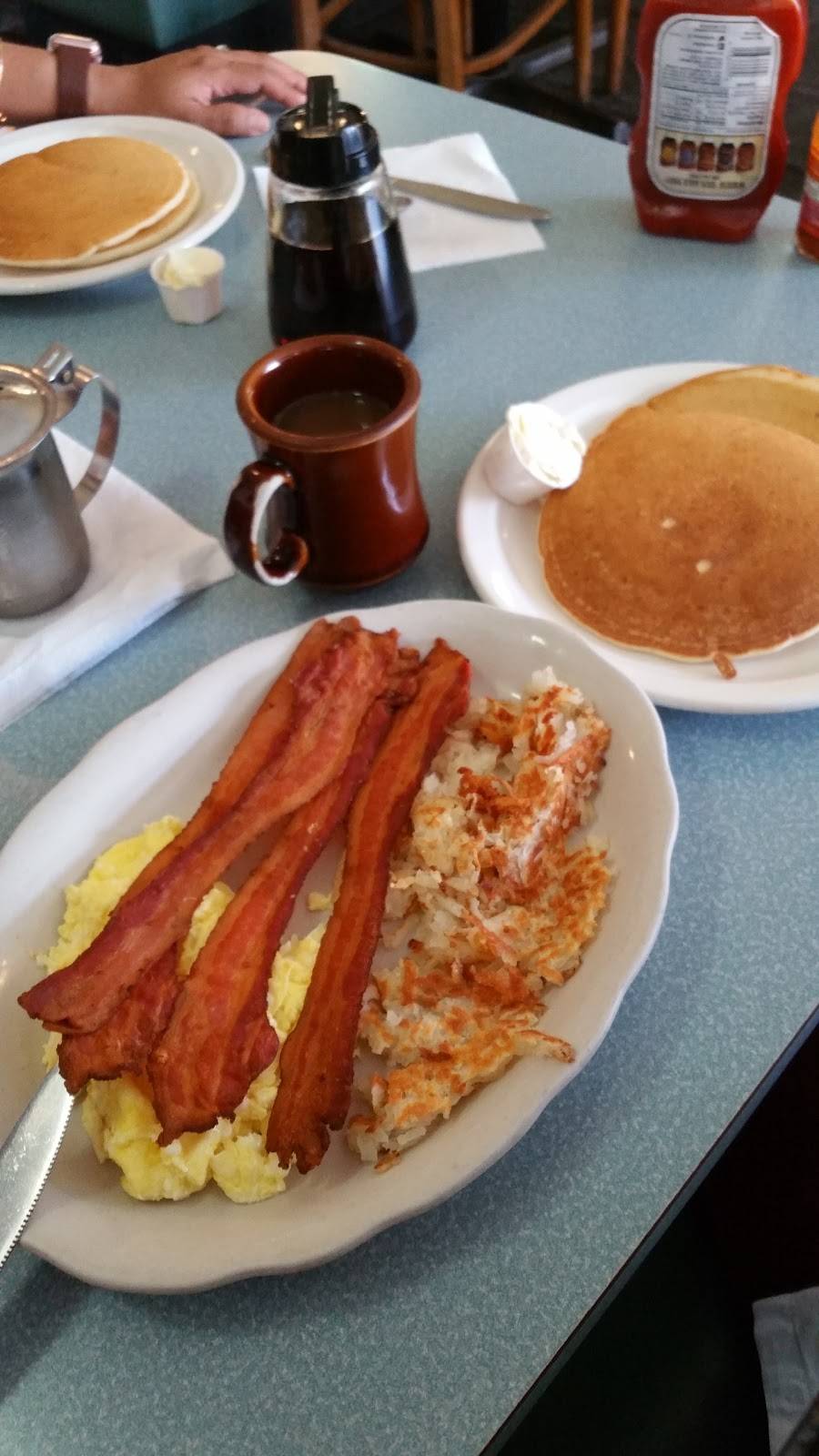 Delta Restaurant | restaurant | 3205 N Cicero Ave, Chicago, IL 60641, USA | 7736646385 OR +1 773-664-6385