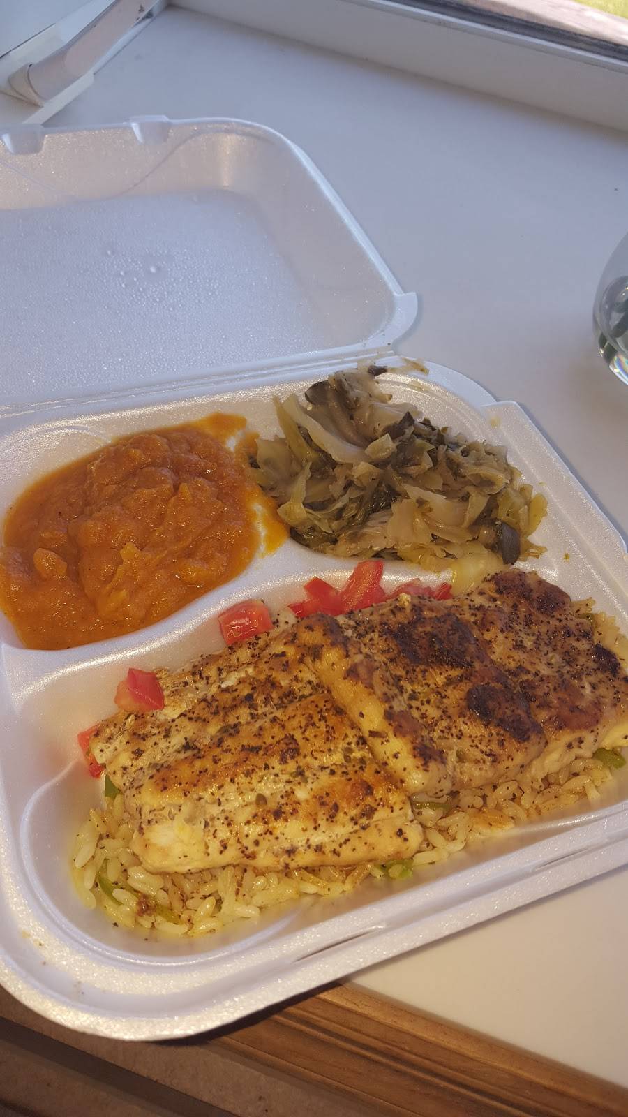 Jessie Maes Southern Creole Cuisine | restaurant | 3671 E Livingston Ave, Columbus, OH 43227, USA | 6142379818 OR +1 614-237-9818