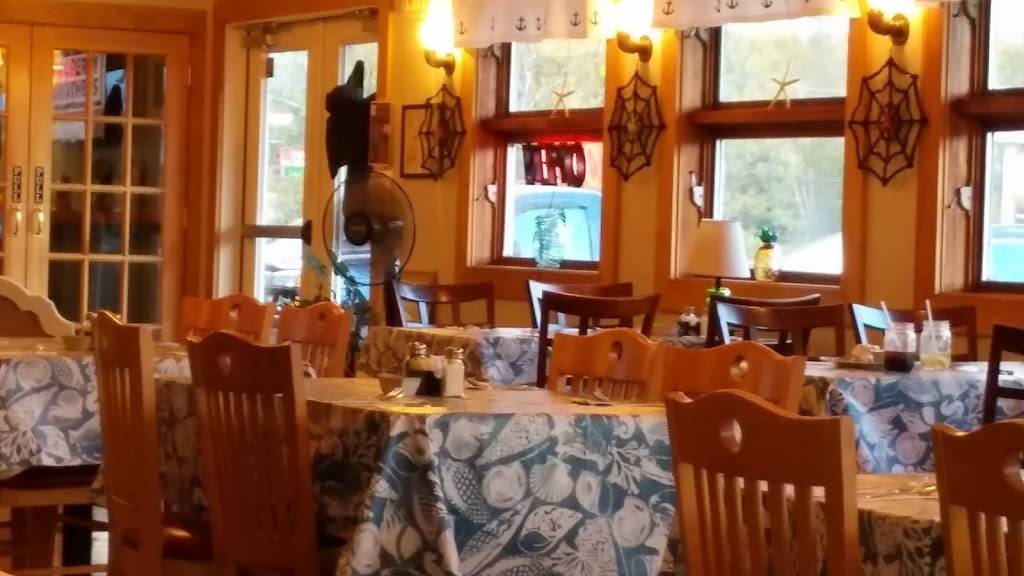 Glenns Place | restaurant | 214 US-1, Bucksport, ME 04416, USA | 2077029412 OR +1 207-702-9412