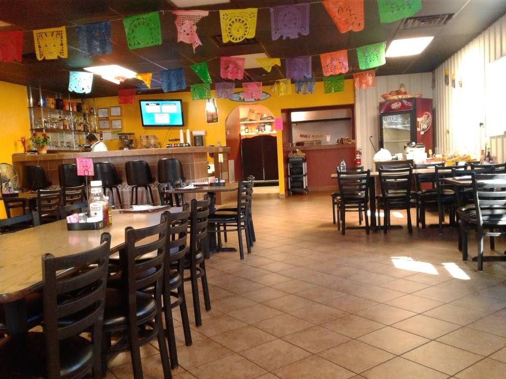 Casa Vieja Mexican Restaurant | restaurant | 1309 Grand Ave, Johnston City, IL 62951, USA | 6189835738 OR +1 618-983-5738