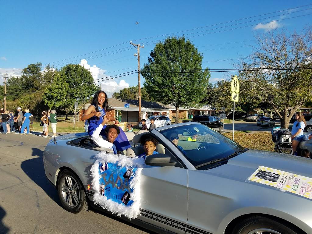 Bushs Chicken | restaurant | 1009 E Crest Dr, Waco, TX 76705, USA | 2547996500 OR +1 254-799-6500