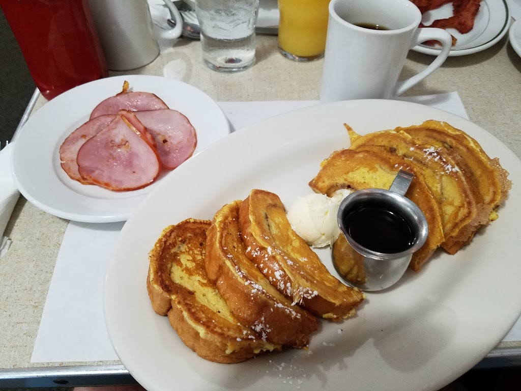 The Foothills Cafe & Motel | cafe | 7097 S Dunns Farm Rd, Maple City, MI 49664, USA | 2313343495 OR +1 231-334-3495