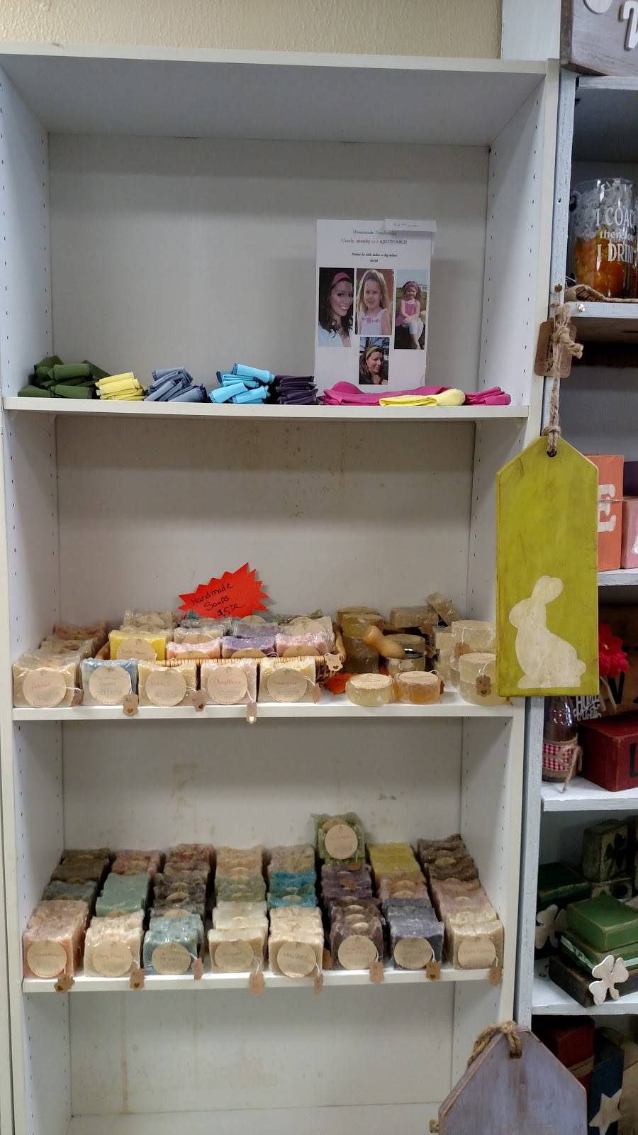 Main Moon | restaurant | 7050 Market St, Youngstown, OH 44512, USA | 3307263885 OR +1 330-726-3885