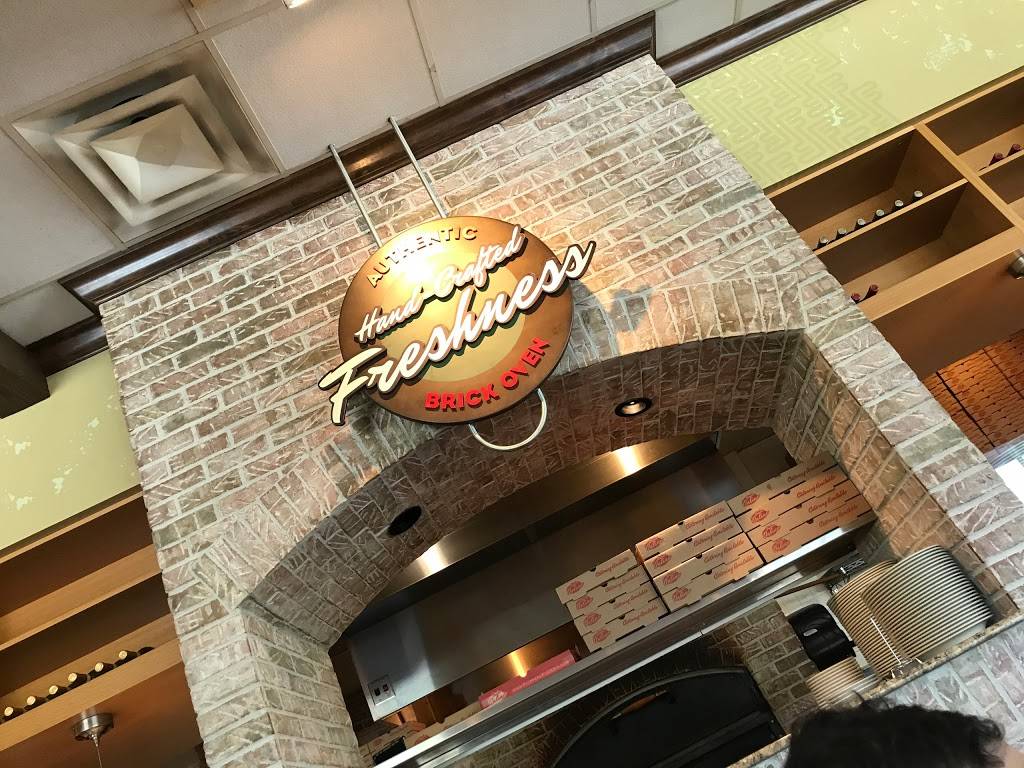 Flippers Pizzeria | meal delivery | 4498 N Alafaya Trail, Orlando, FL 32826, USA | 4072439797 OR +1 407-243-9797