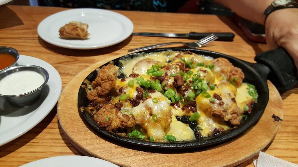 Chilis Grill & Bar | meal takeaway | 6950 Market Pl Dr, Goleta, CA 93117, USA | 8059688585 OR +1 805-968-8585