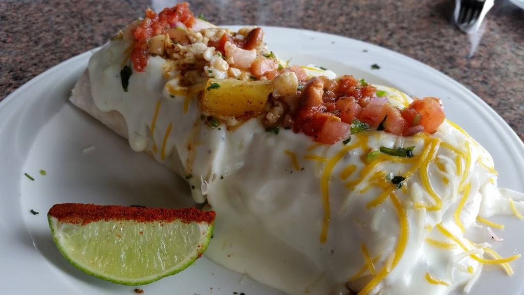 Huck Finns On the Water | restaurant | 129 Marina Dr, La Crosse, WI 54601, USA | 6085192007 OR +1 608-519-2007