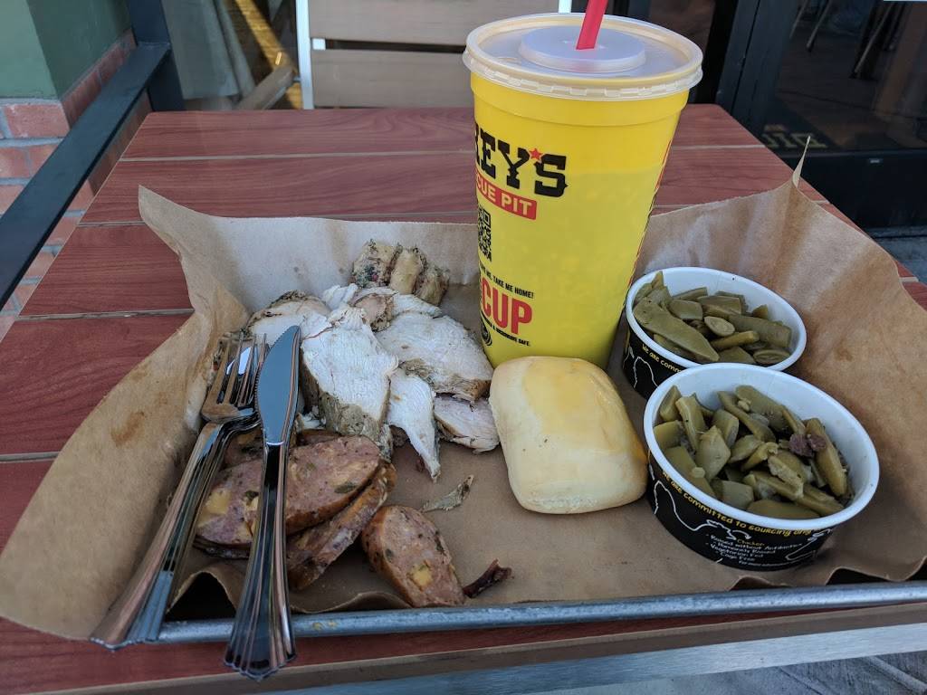Dickeys Barbecue Pit | restaurant | 3125 E Indian School Rd, Phoenix, AZ 85016, USA | 4806260856 OR +1 480-626-0856