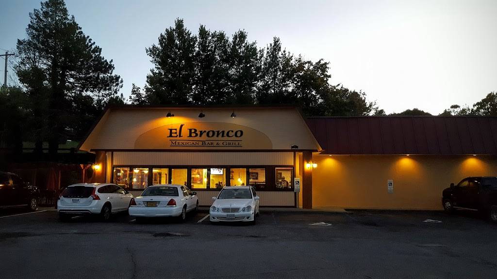 El Bronco | restaurant | 6 Radford St, Christiansburg, VA 24073, USA | 5403810674 OR +1 540-381-0674