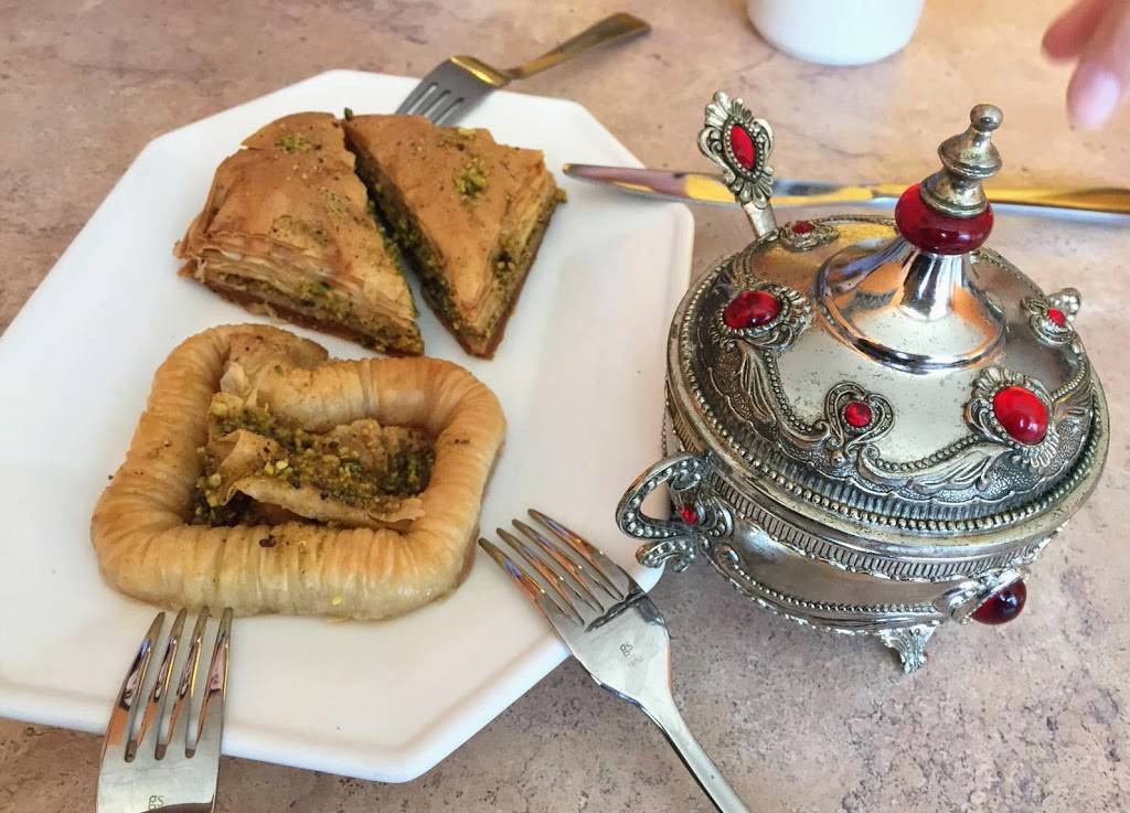 Leziz Kitchen | restaurant | 418 Horner Ave, Etobicoke, ON M8W 2A4, Canada | 4162599838 OR +1 416-259-9838