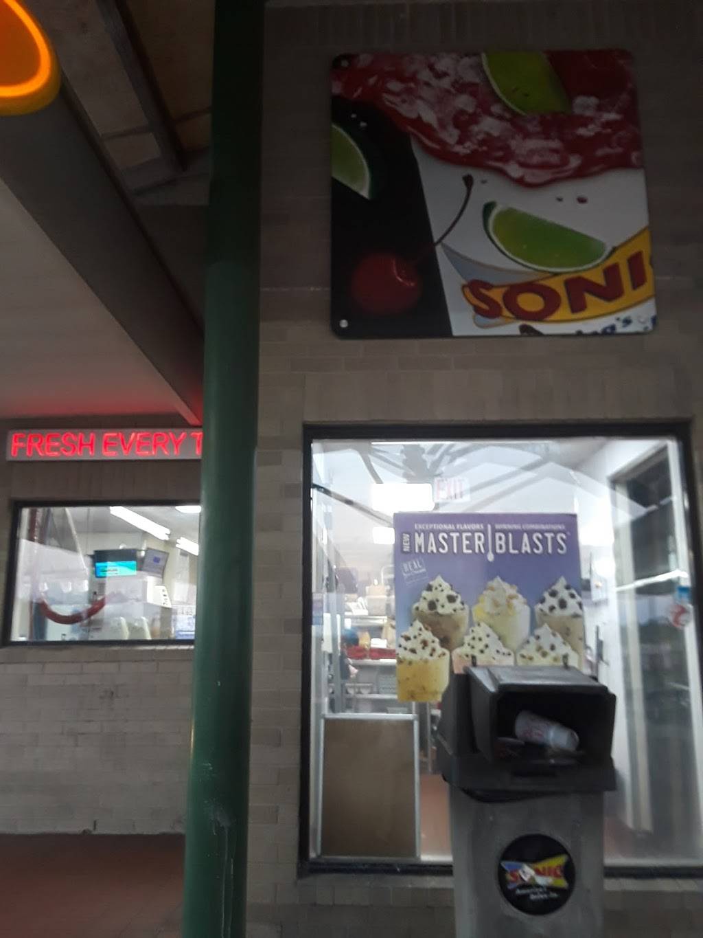 Sonic Drive-In | restaurant | 6400 US-59, Shepherd, TX 77371, USA | 9366282355 OR +1 936-628-2355