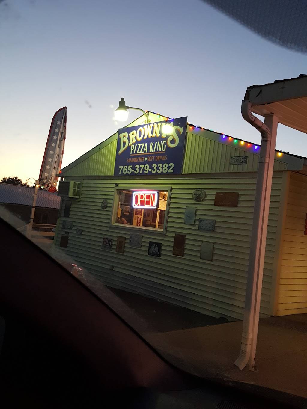 Brownys Pizza King | restaurant | 354 W Main St, Rossville, IN 46065, USA | 7653793382 OR +1 765-379-3382