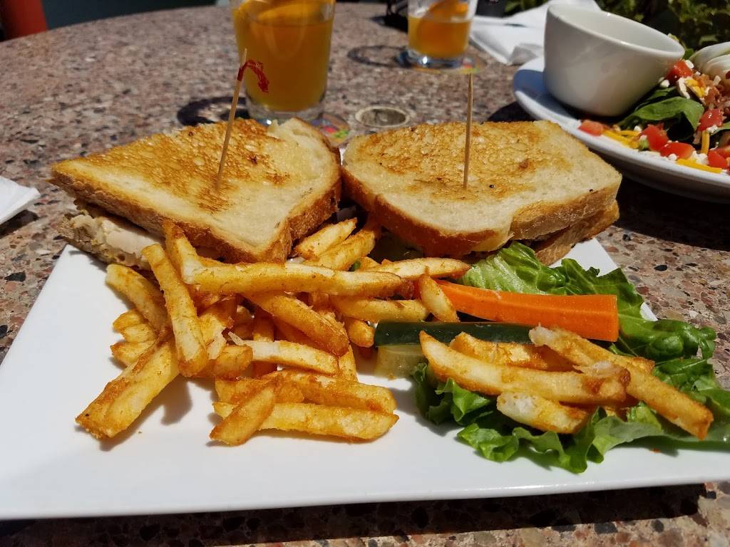 Pelican Isle Restaurant and Bar | restaurant | 16400 Pacific Coast Hwy, Sunset Beach, CA 90742, USA | 5625923221 OR +1 562-592-3221