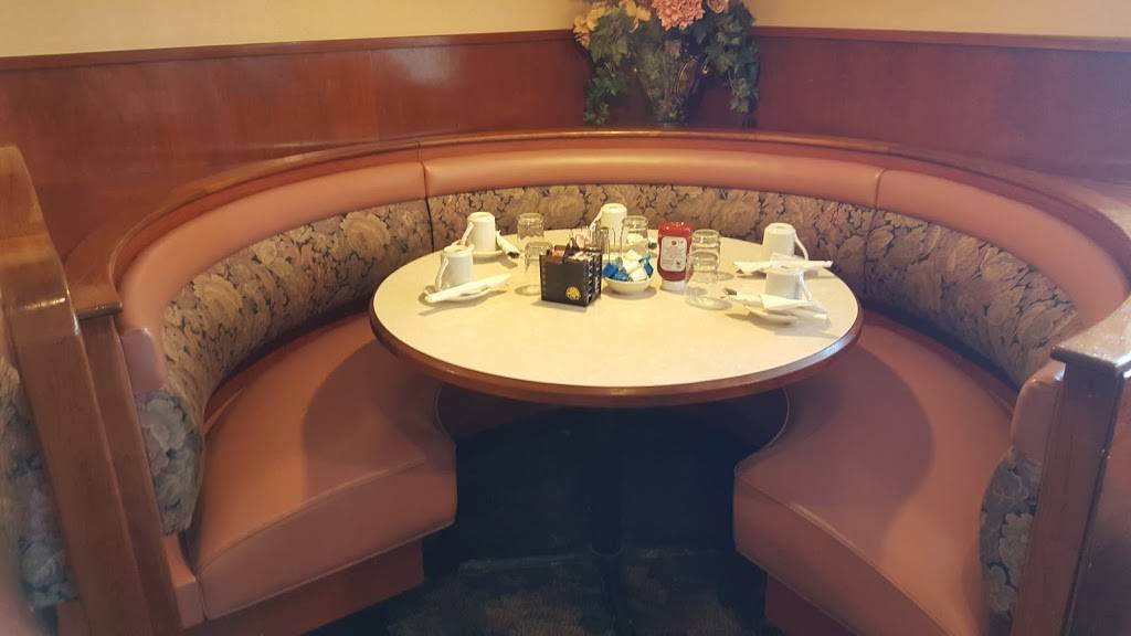 Spring Garden Restaurant | restaurant | 255 S Century Ave, Waunakee, WI 53597, USA | 6088503732 OR +1 608-850-3732