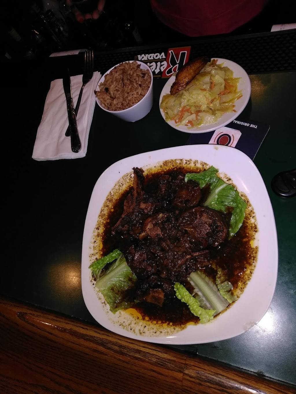 Irie Palace Authentic Jamaican Restaurant | restaurant | 8762 N Granville Rd, Milwaukee, WI 53224, USA | 4147972848 OR +1 414-797-2848