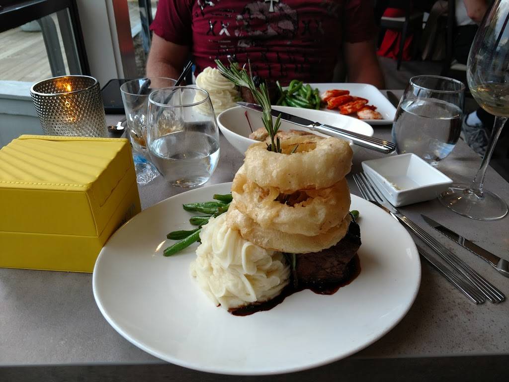 The Landing Restaurant | restaurant | 773 Ashmeade Rd, Moneta, VA 24121, USA | 5407213028 OR +1 540-721-3028