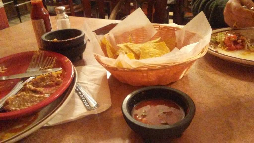 El Toro Family Mexican Restaurant | restaurant | 3100 MO-13, Higginsville, MO 64037, USA | 6605845353 OR +1 660-584-5353