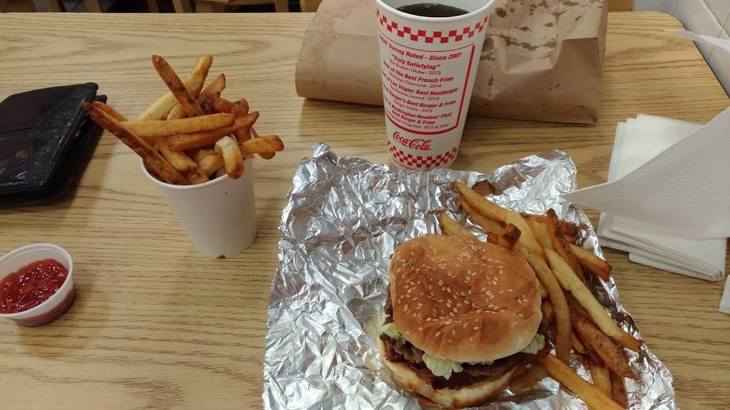Five Guys | meal takeaway | 3935 Pelham Rd, Greenville, SC 29615, USA | 8642883950 OR +1 864-288-3950
