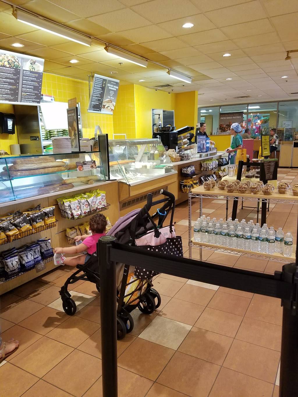Au Bon Pain | cafe | St. Francis Hospital, 114 Woodland St., Hartford, CT 06105, USA | 8602418980 OR +1 860-241-8980