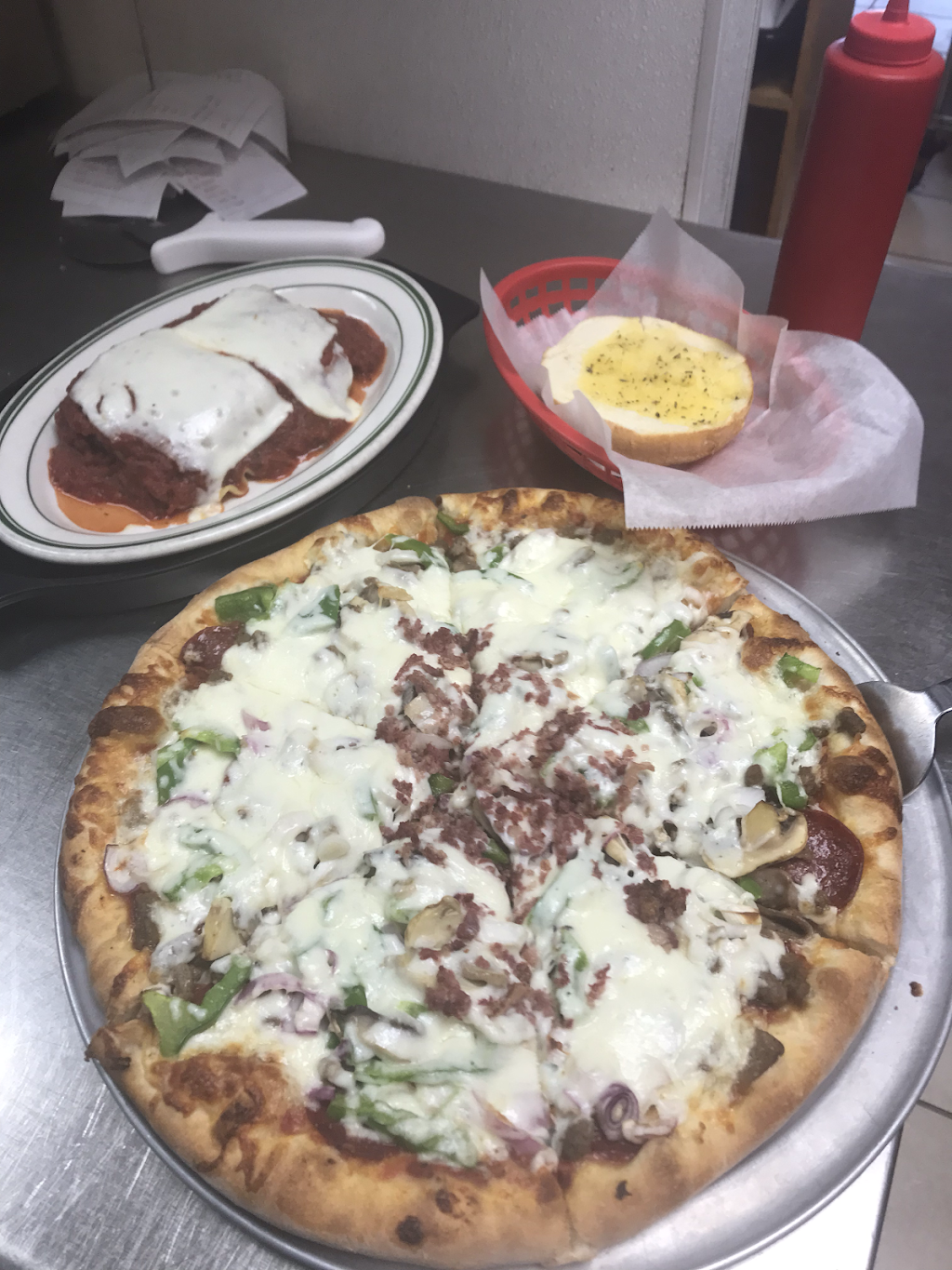 Zenos Italian Grill | restaurant | 938 E 3rd St, Pembroke, NC 28372, USA | 9107759393 OR +1 910-775-9393