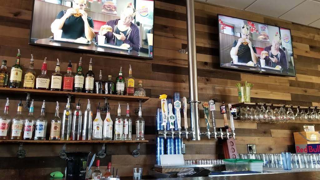 Fat Joes Bar and Grill | restaurant | 15 W Division St, Fond du Lac, WI 54935, USA | 9209333833 OR +1 920-933-3833