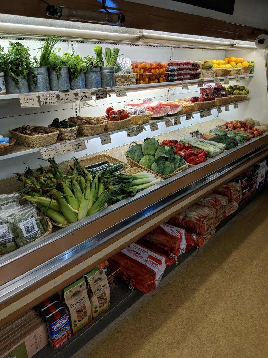 Chilmark General Store | restaurant | 7 State Rd, Chilmark, MA 02535, USA | 5086453739 OR +1 508-645-3739