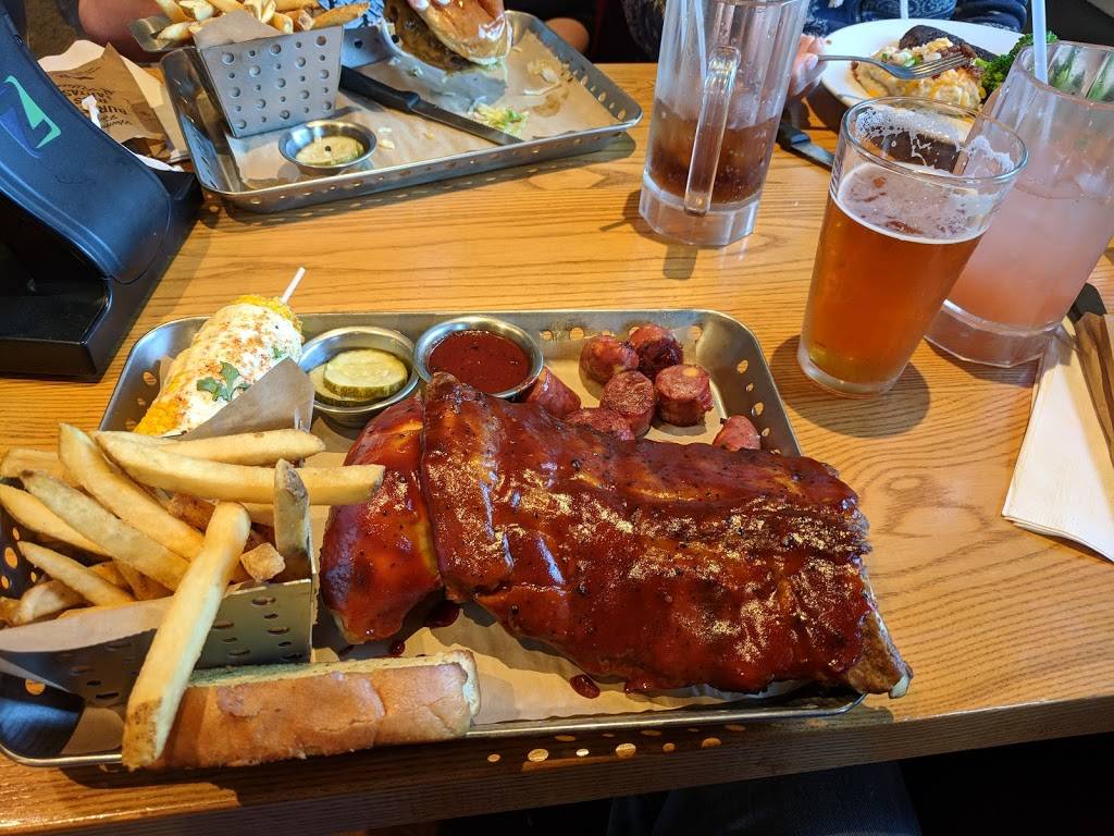 Chilis Grill & Bar | meal takeaway | 3583 Henry St, Norton Shores, MI 49441, USA | 2317805441 OR +1 231-780-5441