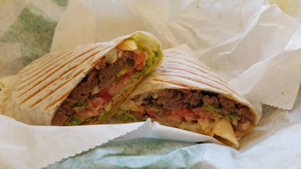 Subway | restaurant | 660 Eglinton Ave E, East York, ON M4G 2K2, Canada | 4164895656 OR +1 416-489-5656