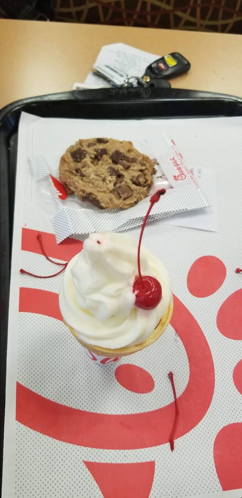 Chick-fil-A | restaurant | 2070 Palm Beach Lakes Blvd, West Palm Beach, FL 33409, USA | 5616404144 OR +1 561-640-4144