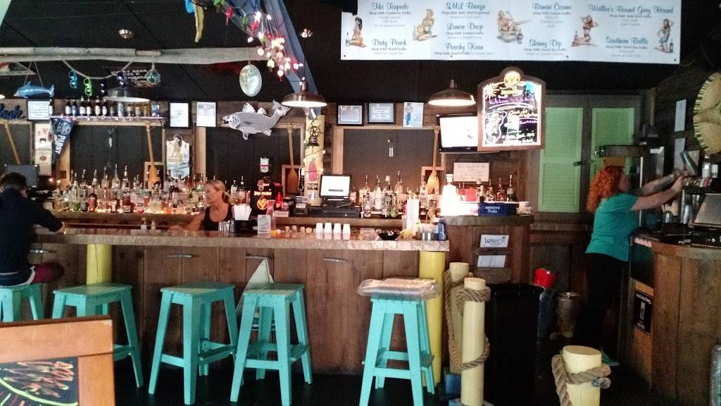 Wallers | restaurant | 1617 Crystal Shores Dr, Moneta, VA 24121, USA | 5402970055 OR +1 540-297-0055