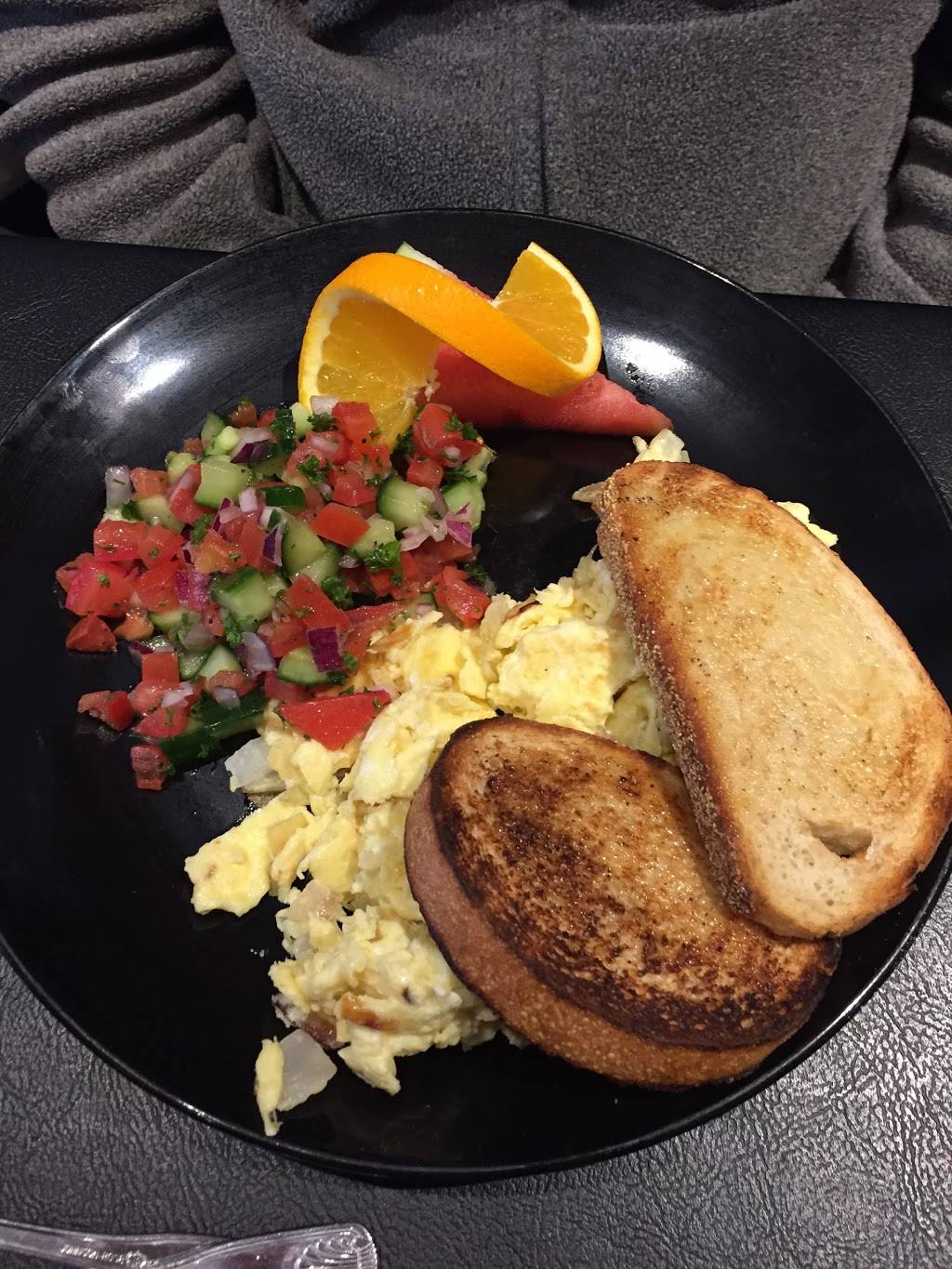 Zeldens Deli and Desserts | restaurant | 1446 Yonge St, Toronto, ON M4T 1Y5, Canada | 6473473474 OR +1 647-347-3474