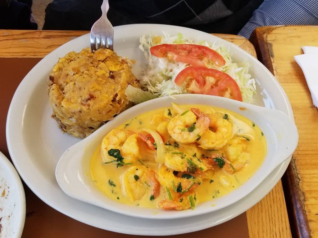 Panchis Latin Food | restaurant | 363 Rivet St, New Bedford, MA 02744, USA | 7742023925 OR +1 774-202-3925