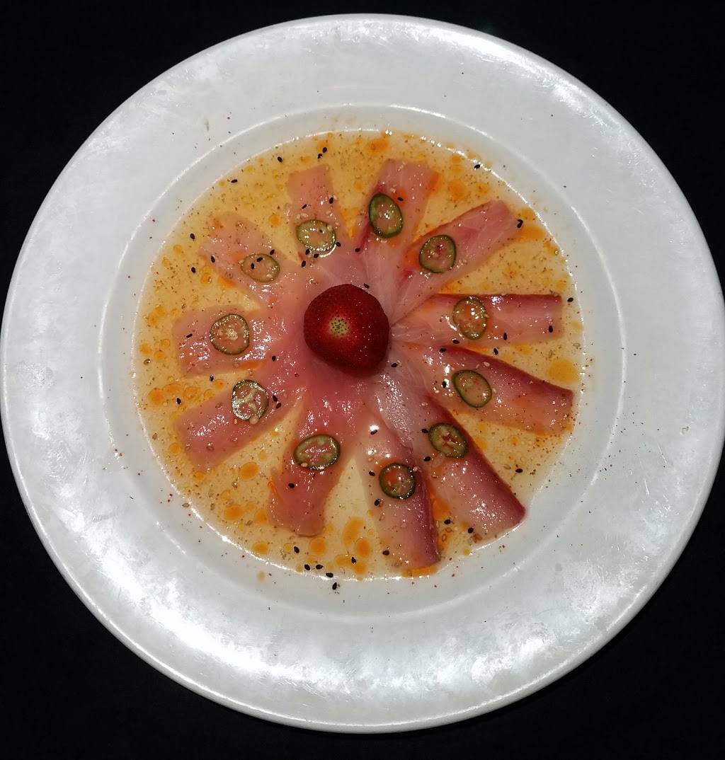 Shari Sushi | restaurant | 621 E Central Blvd, Orlando, FL 32801, USA | 4074209420 OR +1 407-420-9420