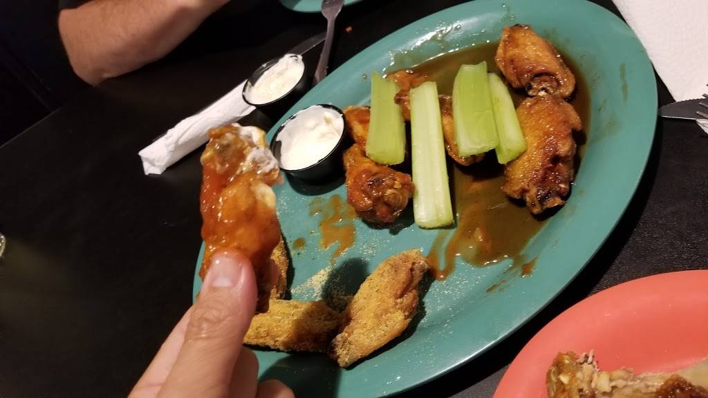 Hangar Pub and Grill Restaurant Of Greenfield | restaurant | 30 Federal St, Greenfield, MA 01301, USA | 4137739464 OR +1 413-773-9464